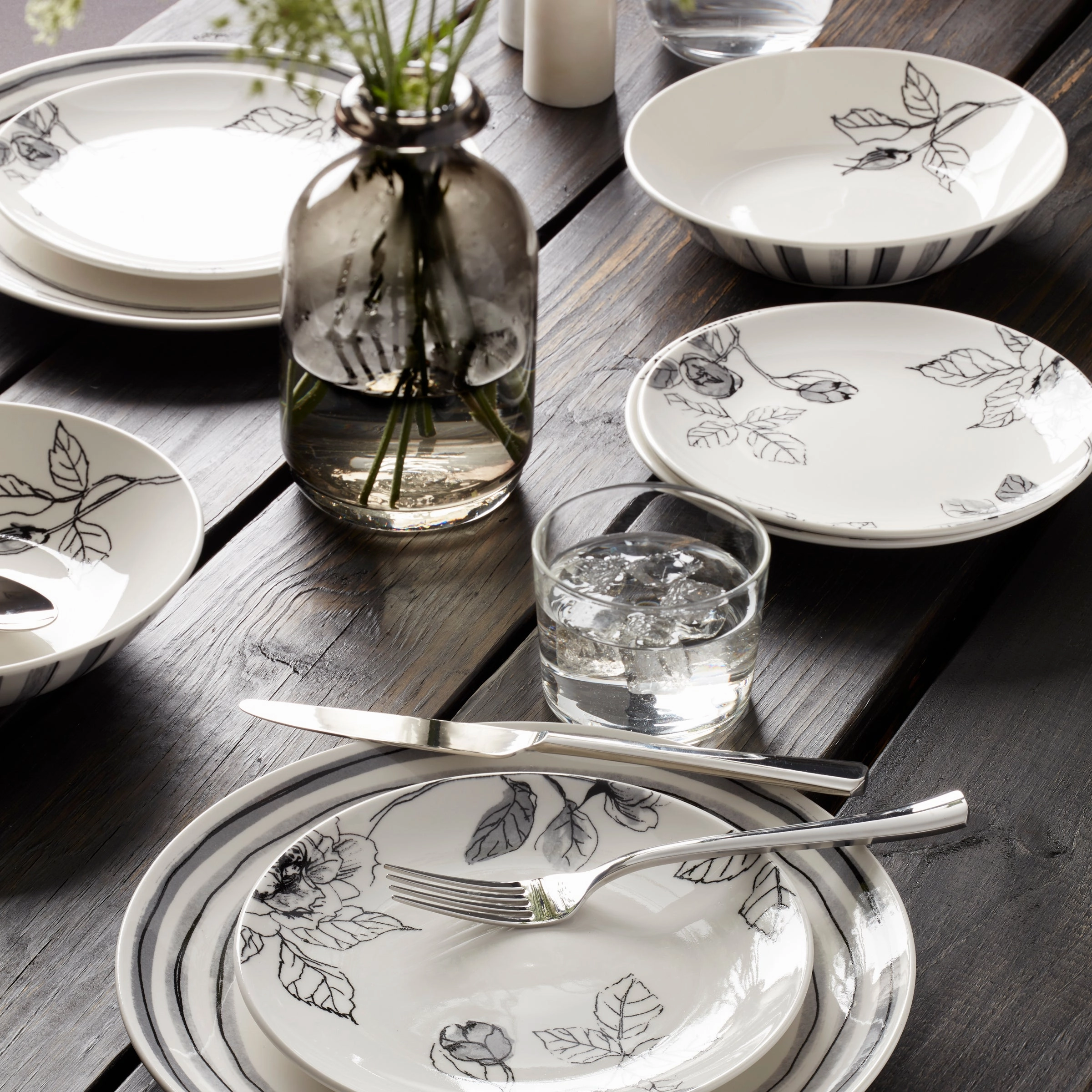Sketchbook 12-Piece Dinnerware Set