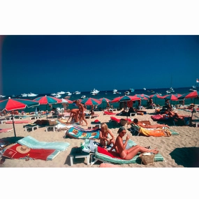 Slim Aarons "Beach at St. Tropez" Photographnordic style wall decor