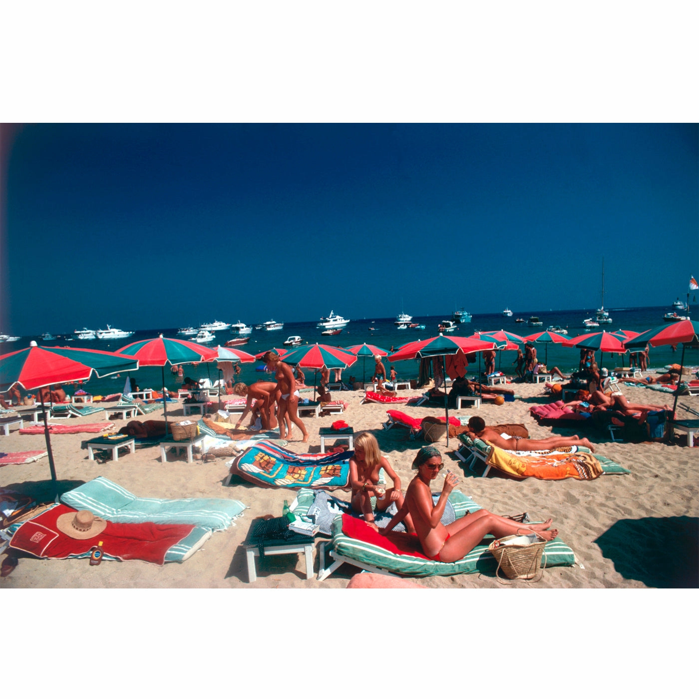 Slim Aarons "Beach at St. Tropez" Photographnordic style wall decor