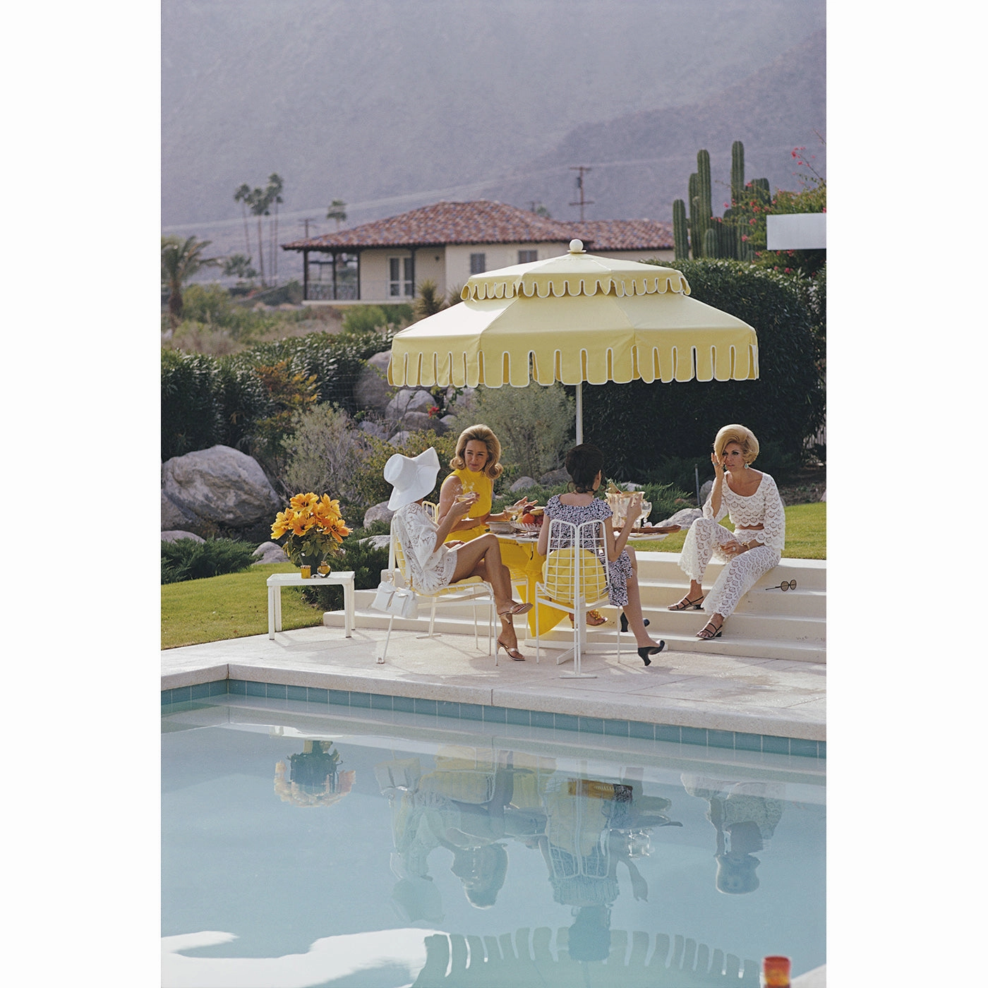 Slim Aarons "Nelda And Friends" Photographnordic style wall decor