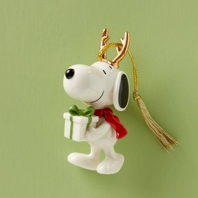 Snoopy With Gift Ornamenthome decorative items