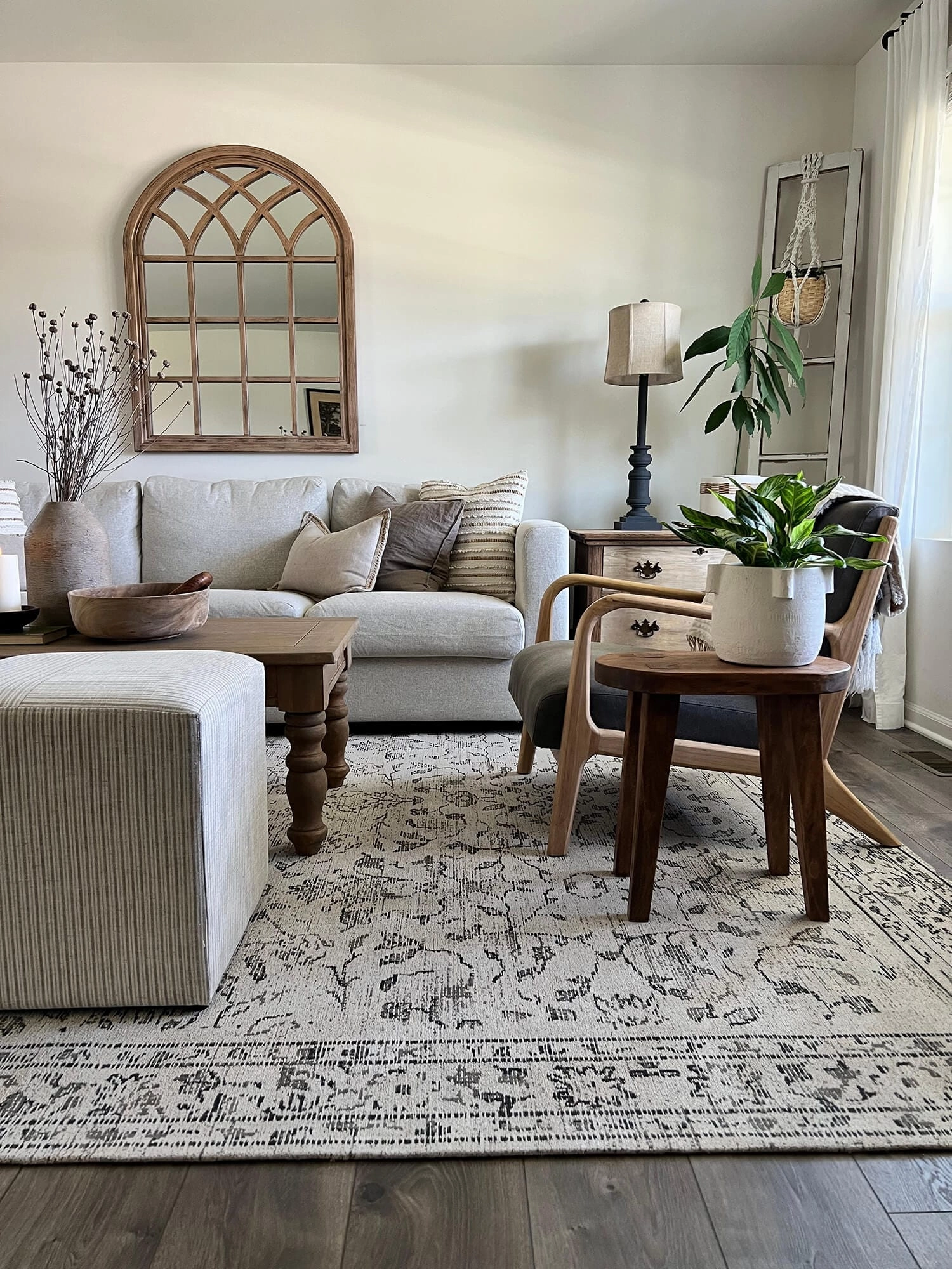 Sonia Beige and Grey Floral Pattern Rug *NO RETURNS UNLESS FAULTY