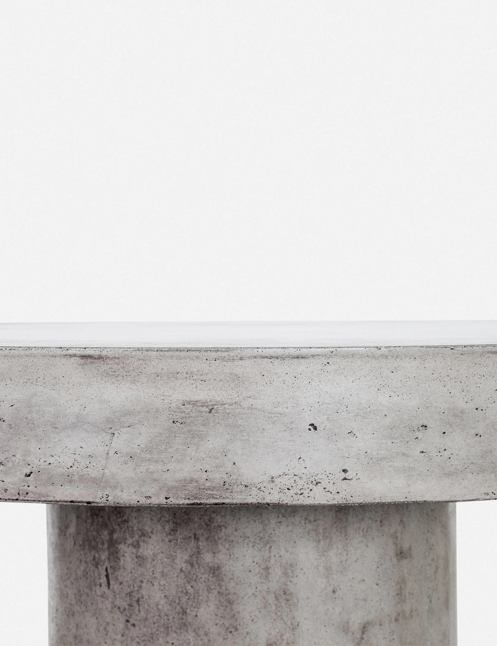 Stein Indoor / Outdoor Round Dining Table