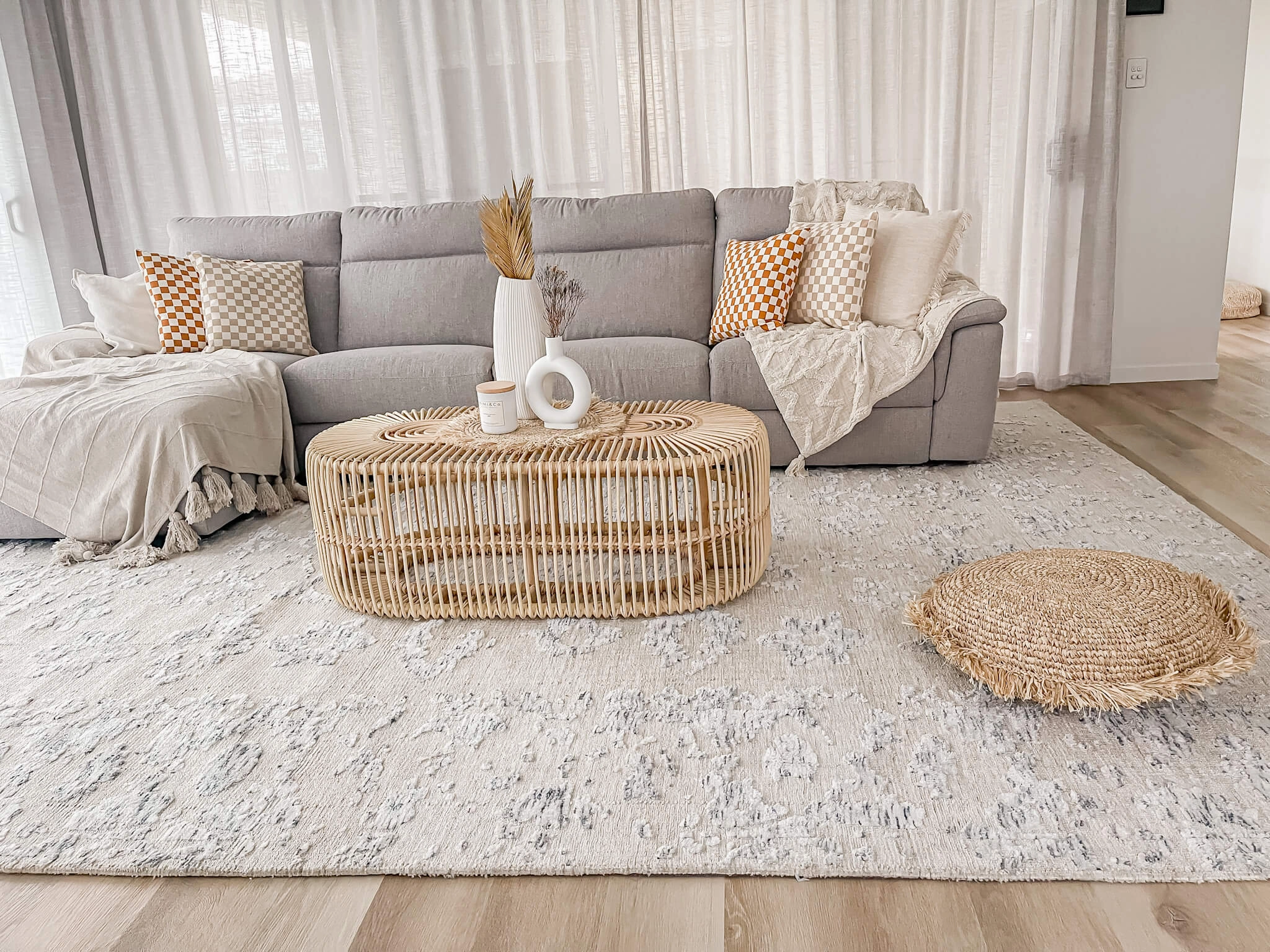 Sylvie Blue and Ivory Floral Transitional Rug *NO RETURNS UNLESS FAULTY