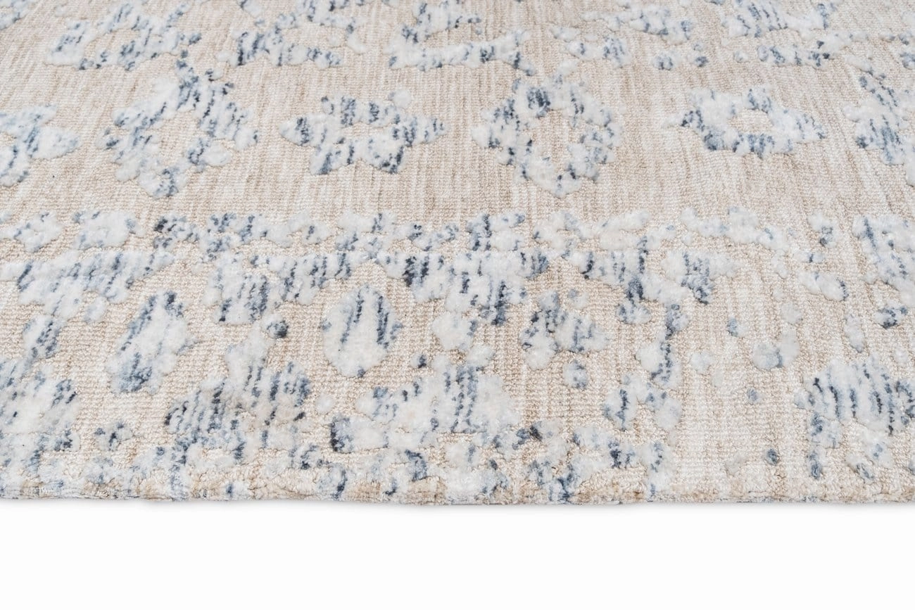 Sylvie Blue and Ivory Floral Transitional Rug *NO RETURNS UNLESS FAULTY