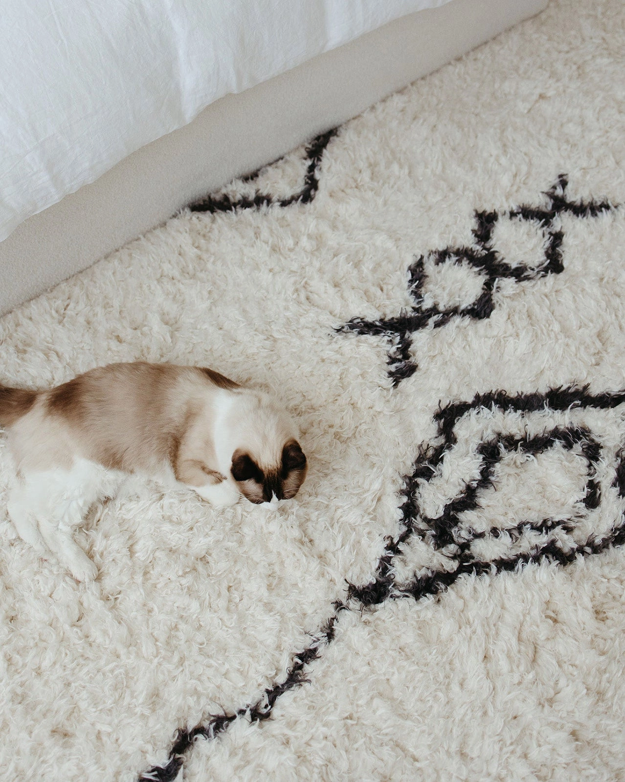 Tabitha Cream & Black Tribal Shag Rug *NO RETURNS UNLESS FAULTY
