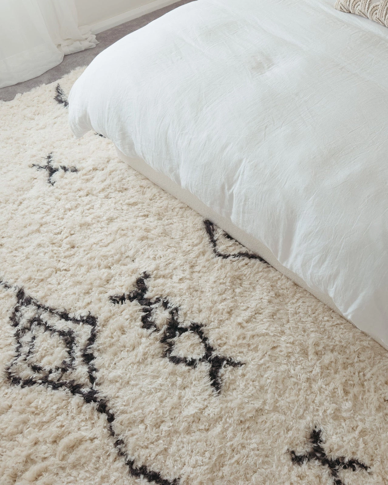 Tabitha Cream & Black Tribal Shag Rug *NO RETURNS UNLESS FAULTY