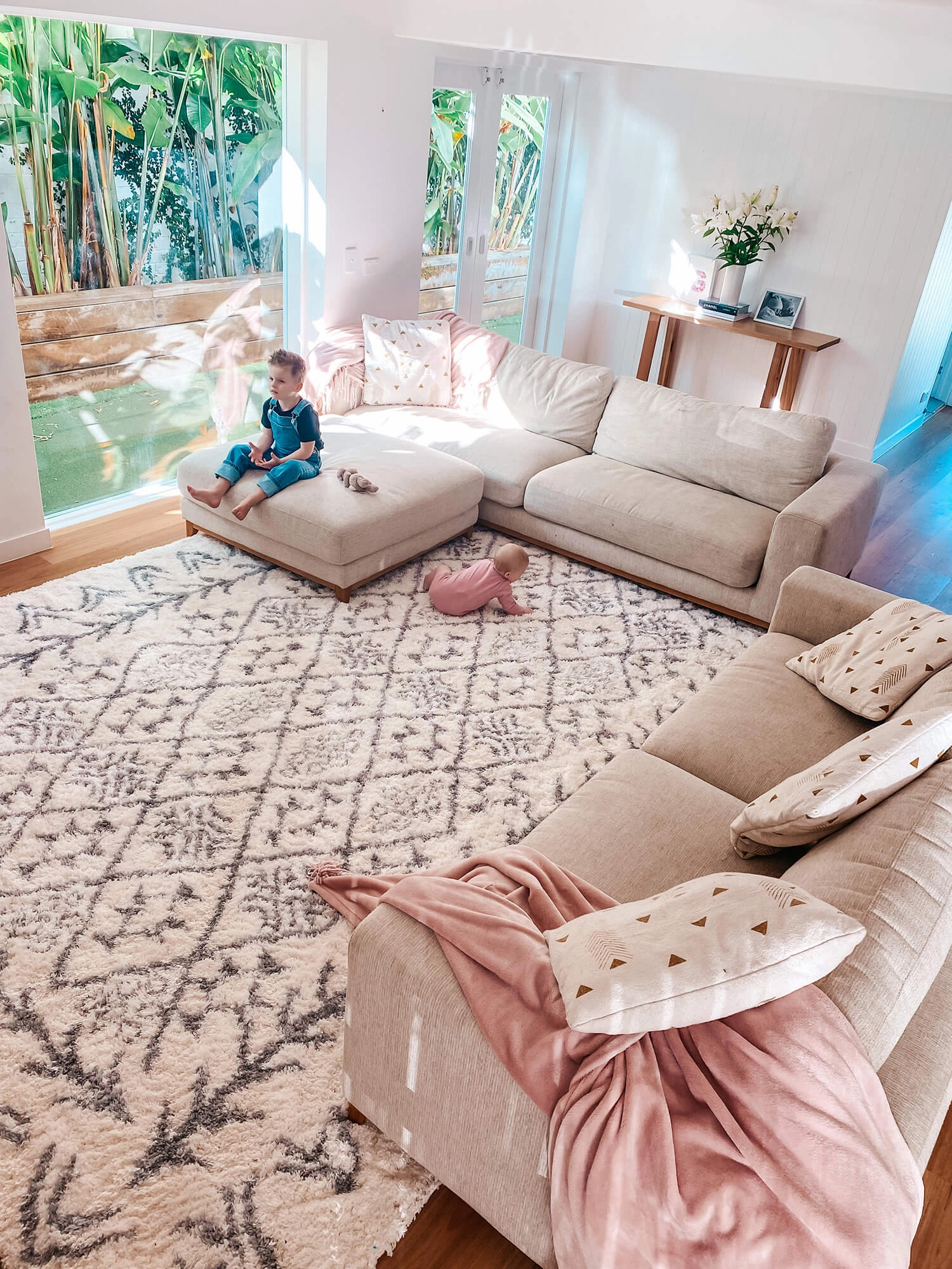 Tahnee Ivory And Grey Tribal Shag Rug *NO RETURNS UNLESS FAULTY