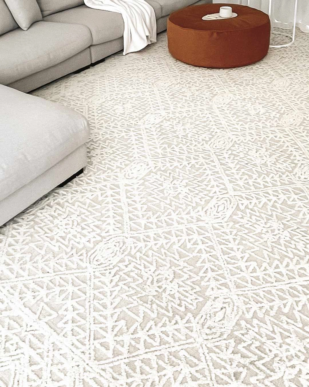 Takalo Beige and Ivory Textured Tribal Rug *NO RETURNS UNLESS FAULTY