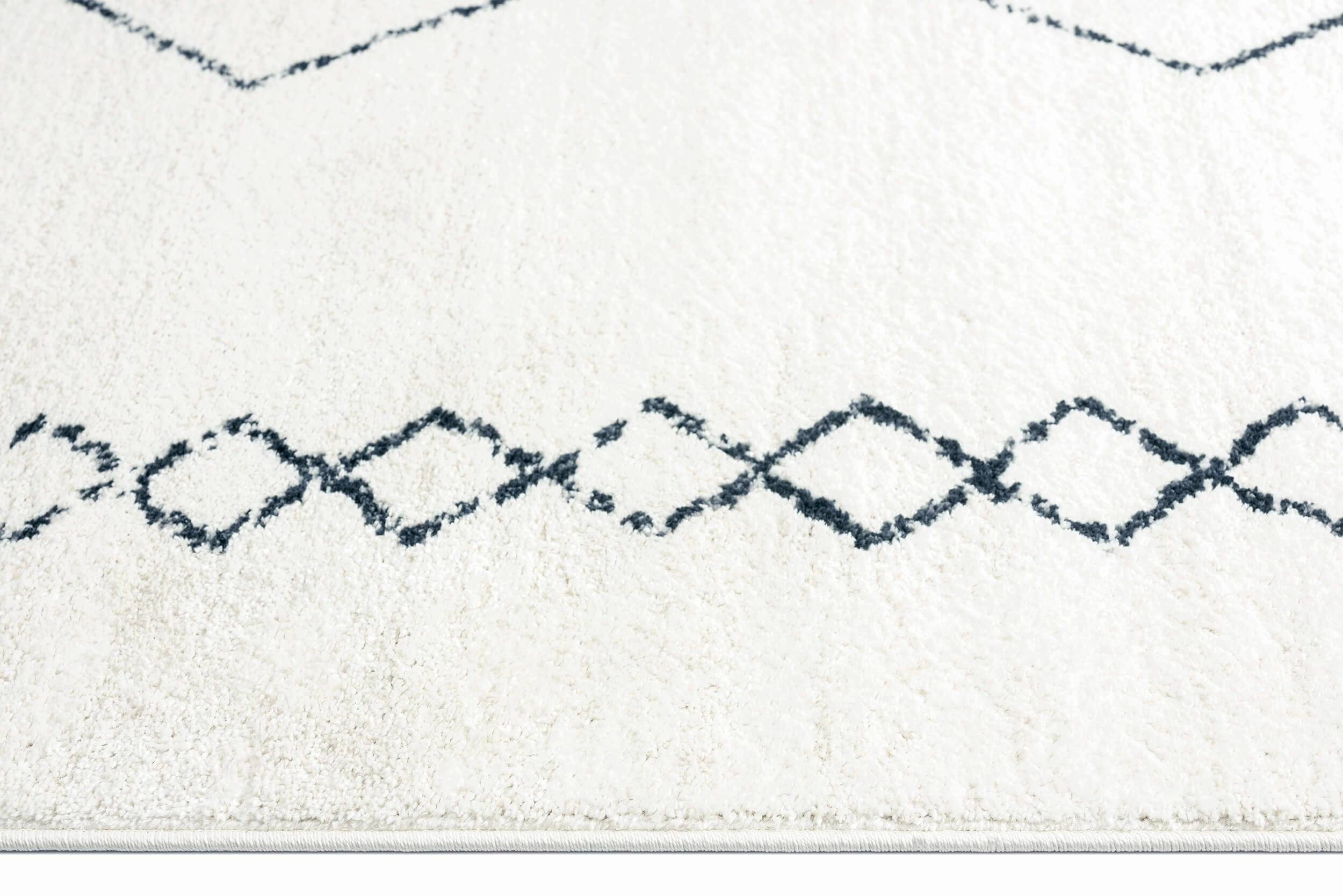 Tamira Grey and Ivory Diamond Tribal Rug *NO RETURNS UNLESS FAULTY