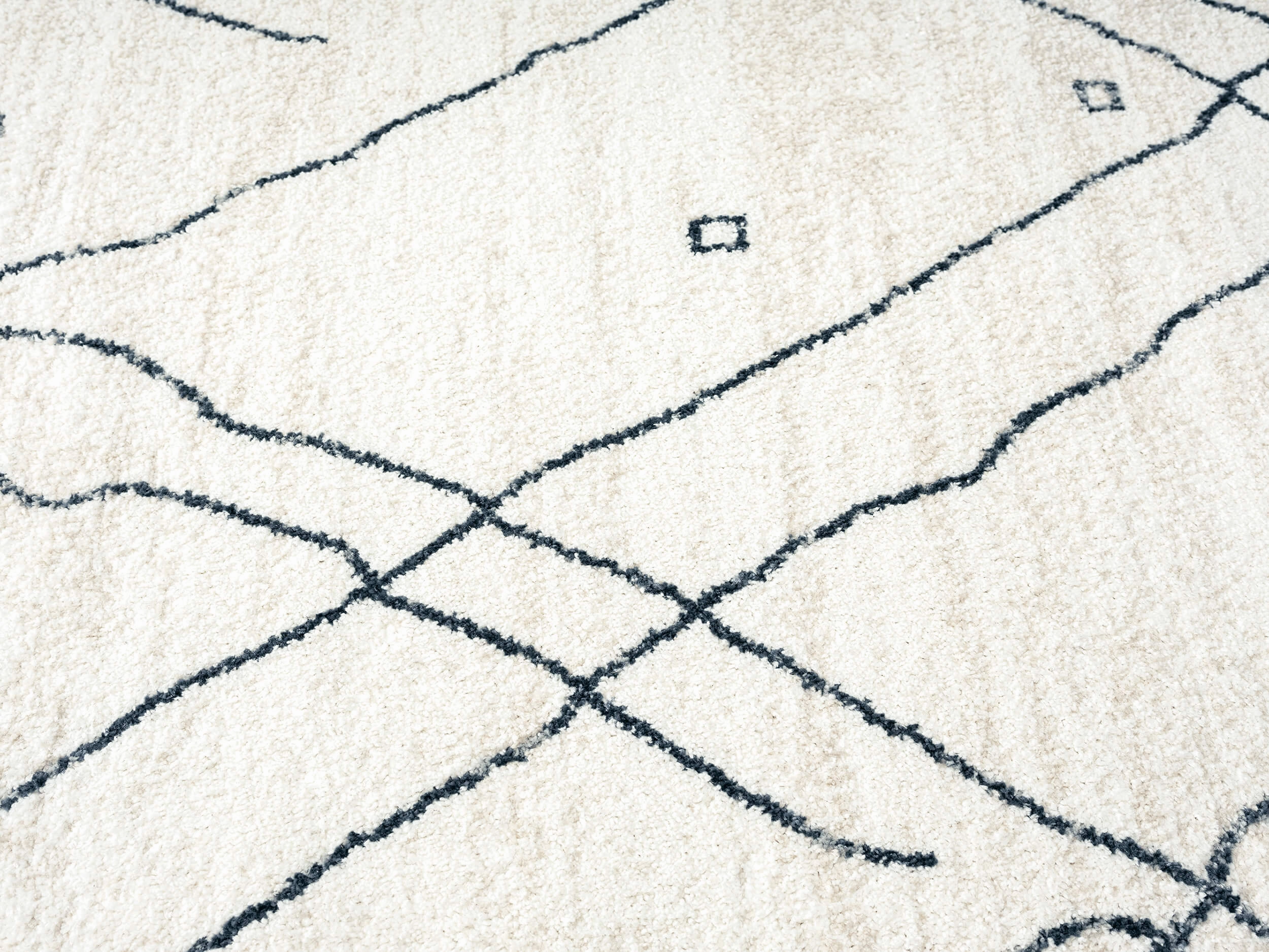 Taryn Grey and Ivory Abstract Tribal Rug *NO RETURNS UNLESS FAULTY