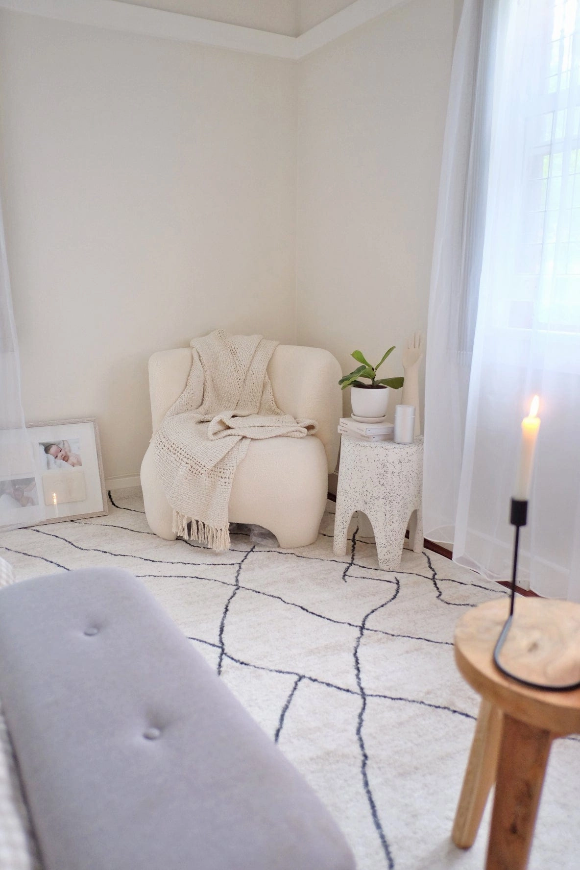 Taryn Grey and Ivory Abstract Tribal Rug *NO RETURNS UNLESS FAULTY