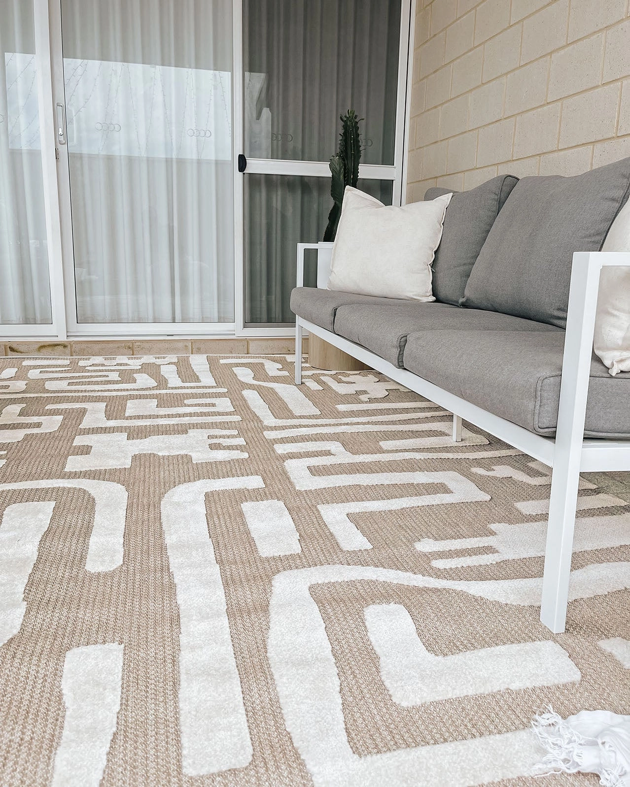 Tilly Beige and Ivory Tribal Indoor Outdoor Rug *NO RETURNS UNLESS FAULTY