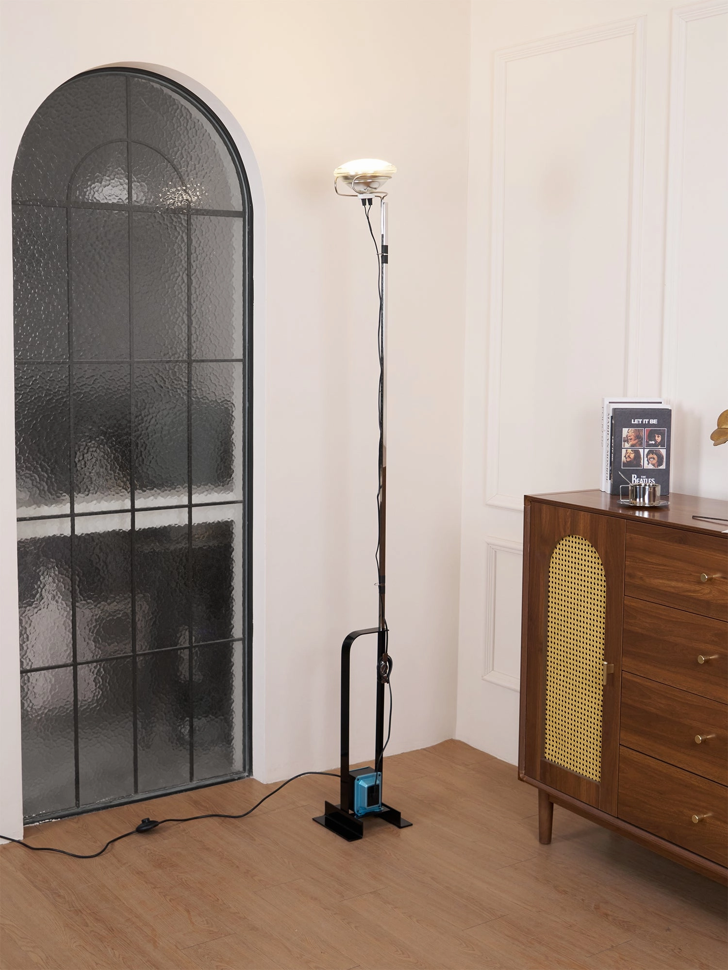 Toio Floor Lamp