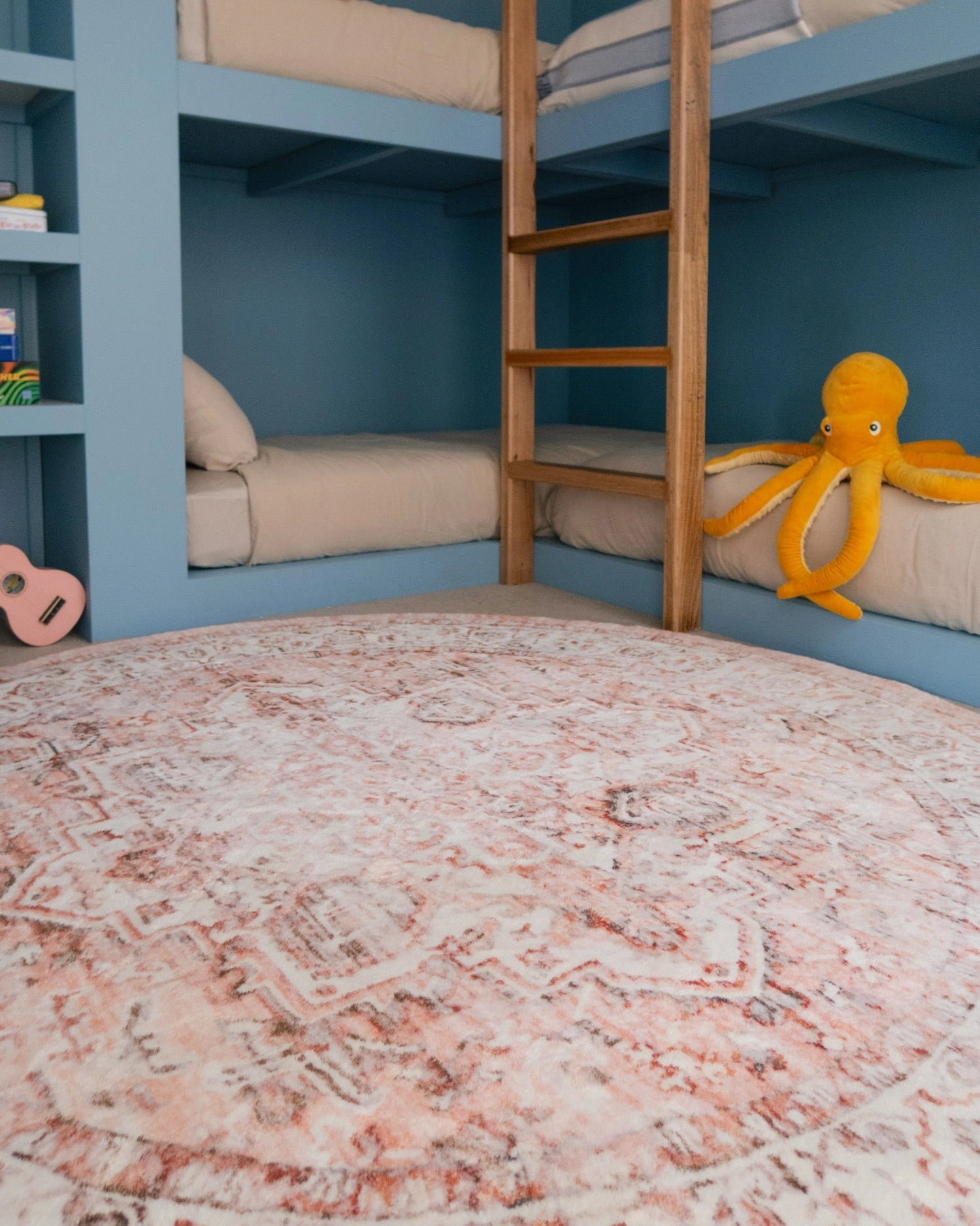 Veronique Peach and Brown Distressed Washable Round Rug