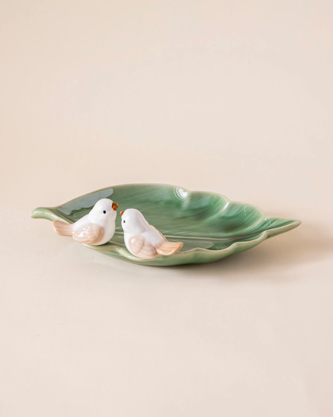 Whispering Lovebirds Leaf Ring Dish - Green