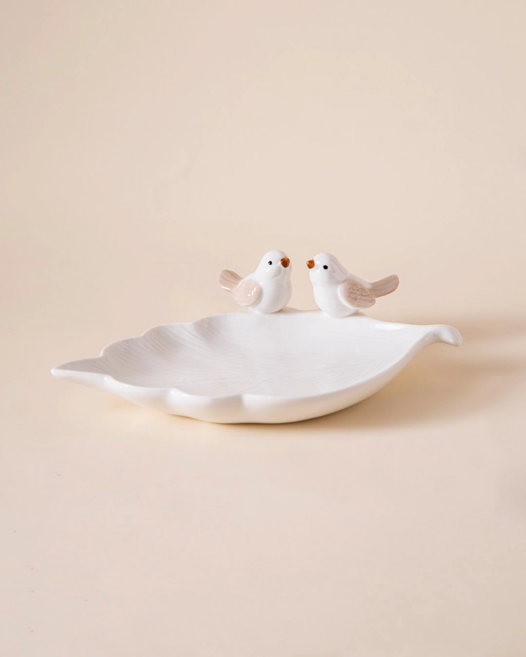 Whispering Lovebirds Leaf Ring Dish - White