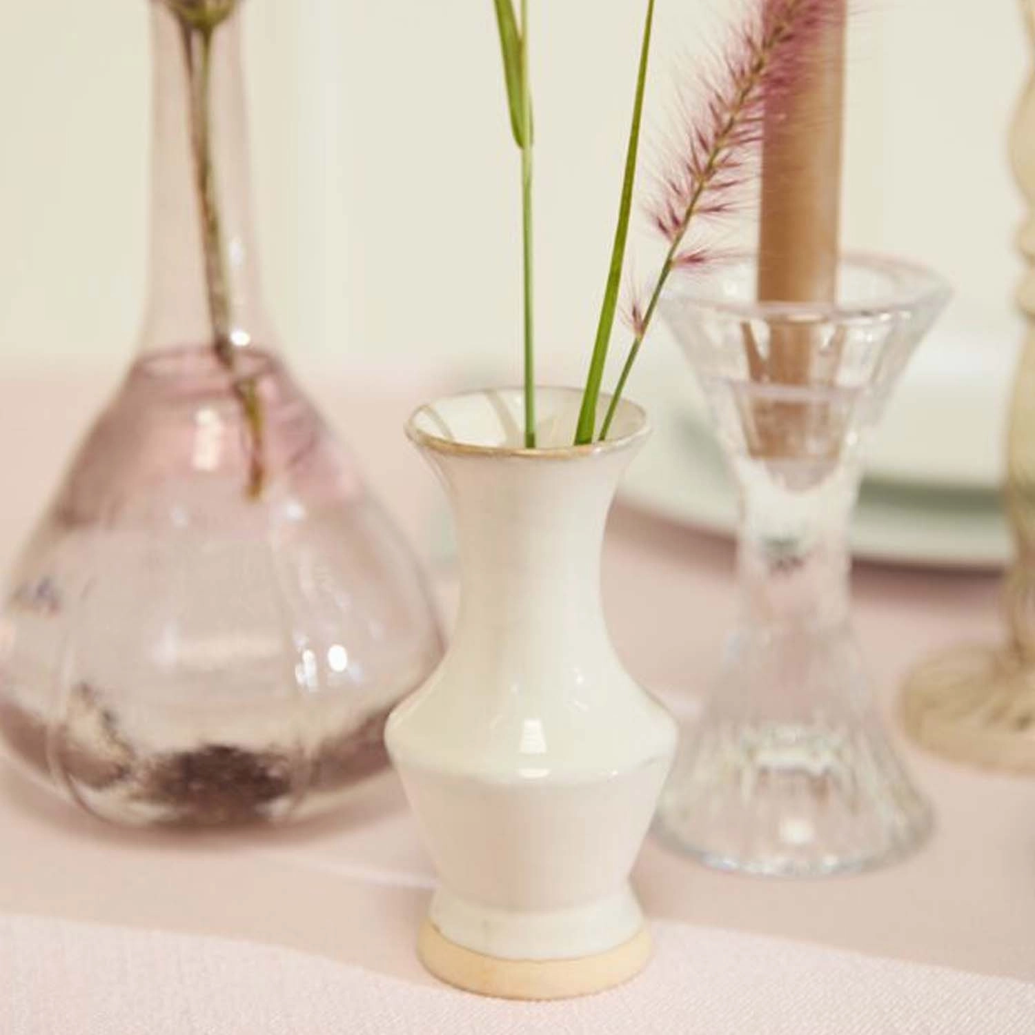 White Chase Rainbows Budvase- 5"