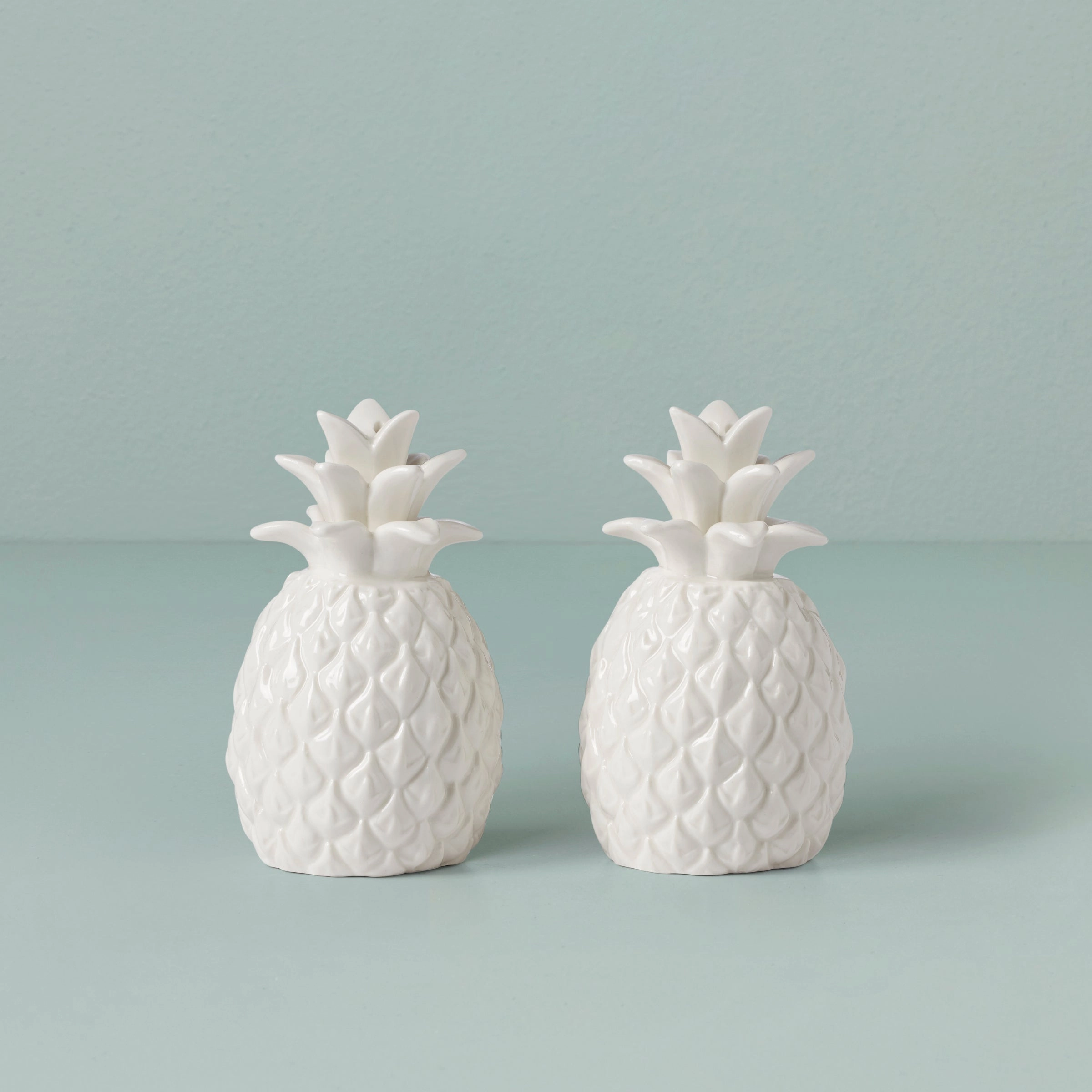 Wicker Creek Pineapple Salt & Pepper Setafternoon tea dessert tray