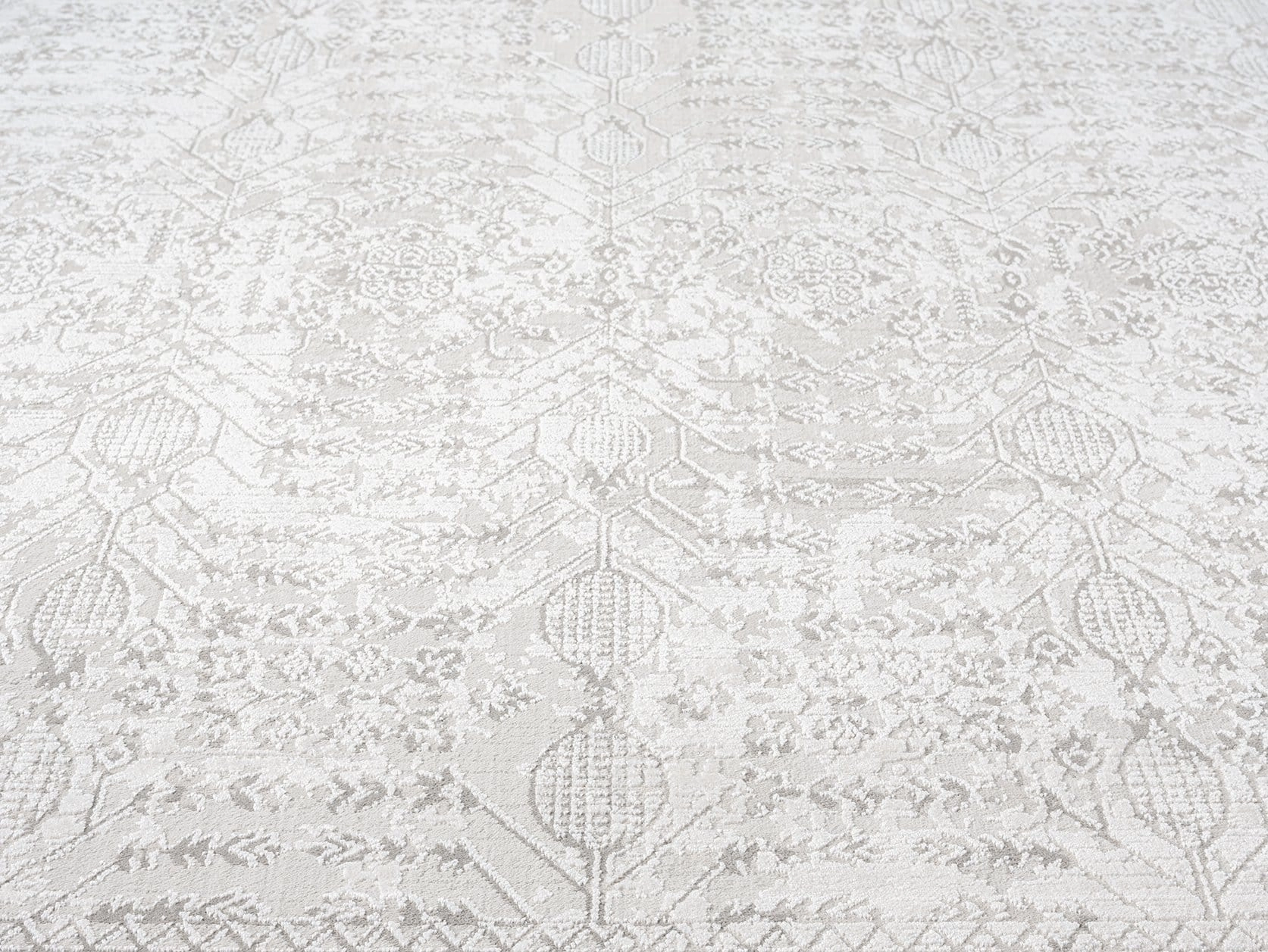 Wilamina Grey and Ivory Distressed Floral Rug