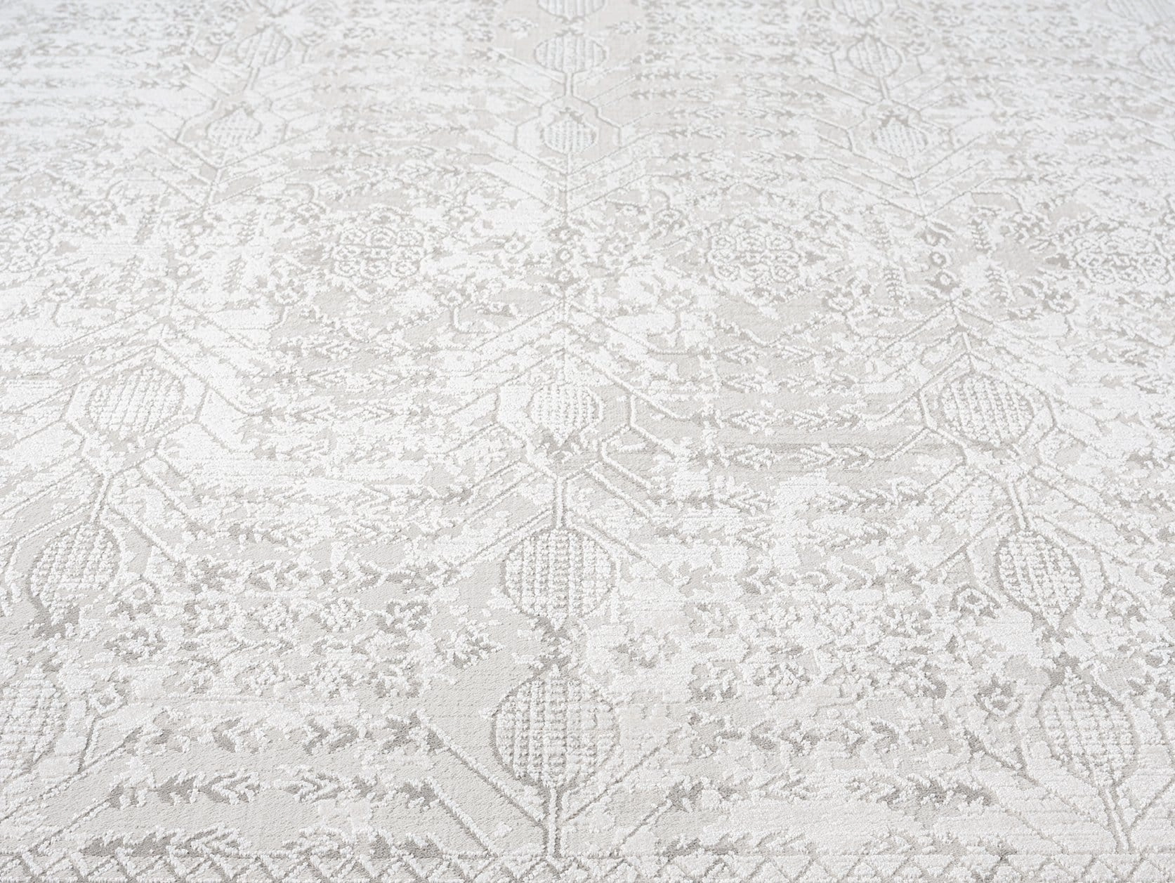 Wilamina Grey and Ivory Distressed Floral Rug
