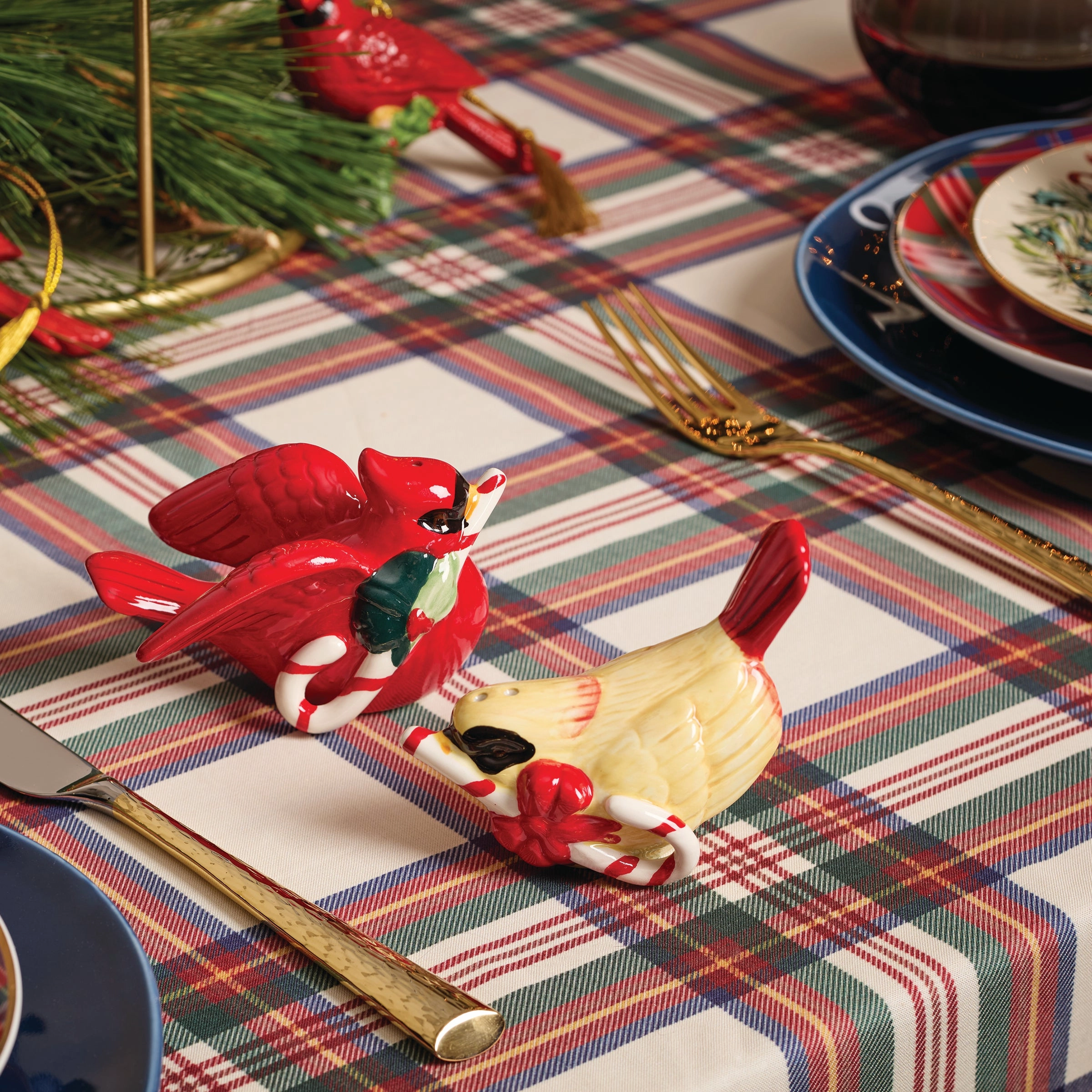 Winter Greetings Salt & Pepper Set