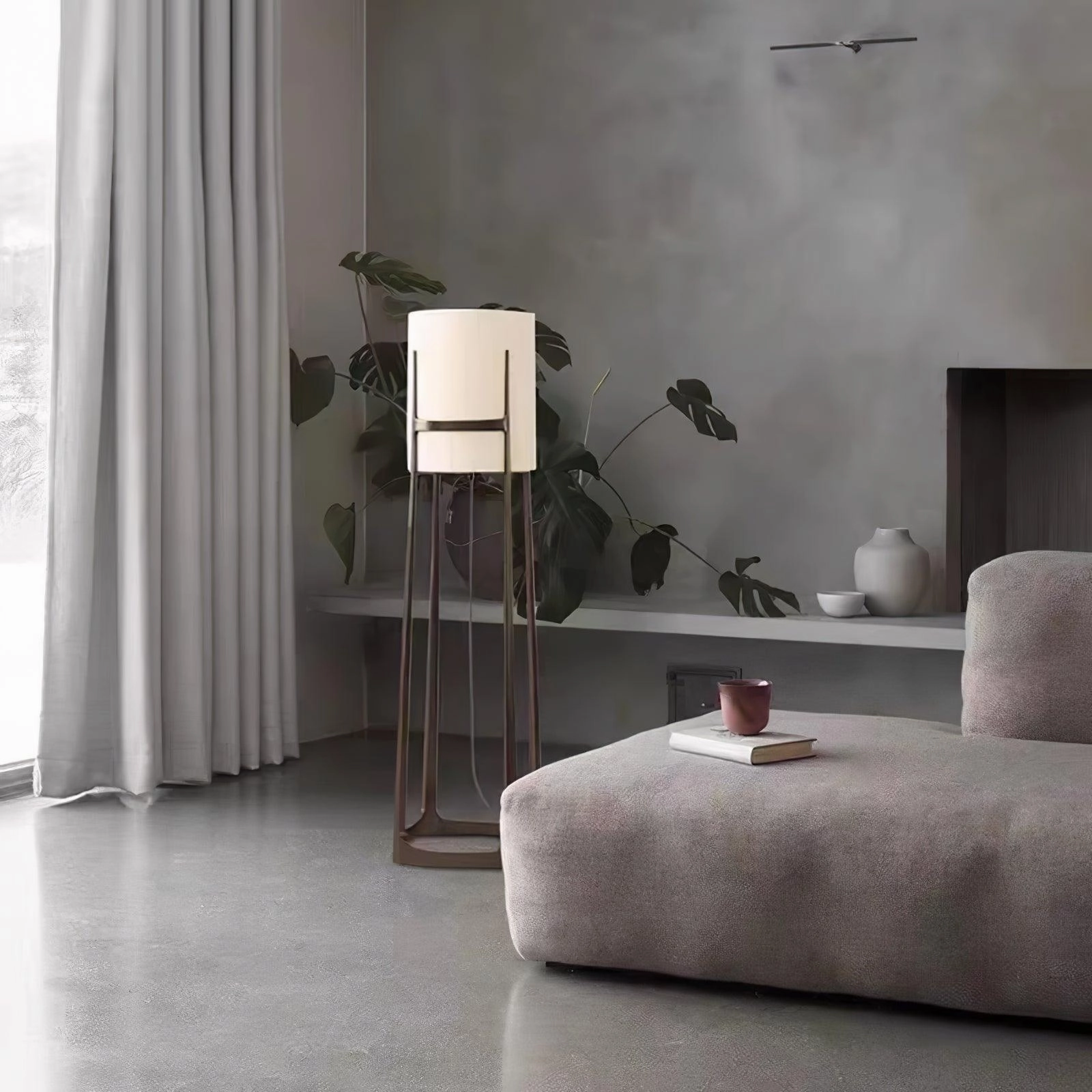 X L 04 Floor Lamp