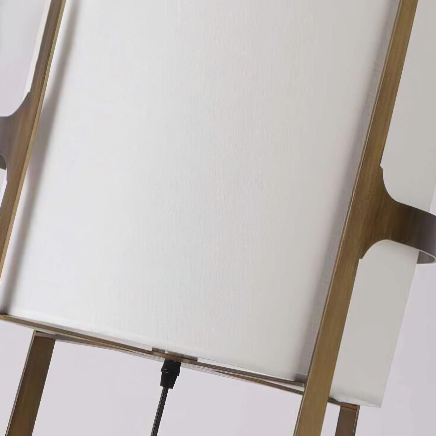 X L 04 Floor Lamp