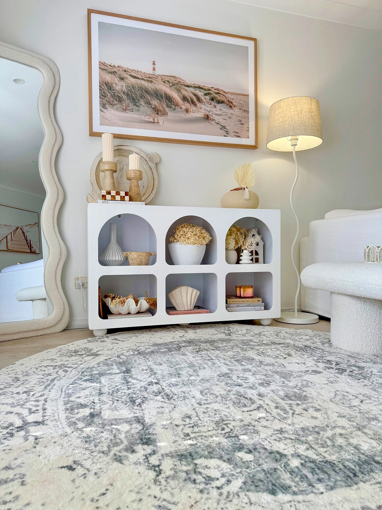 Yelina Cream and Grey Distressed Washable Round Rug