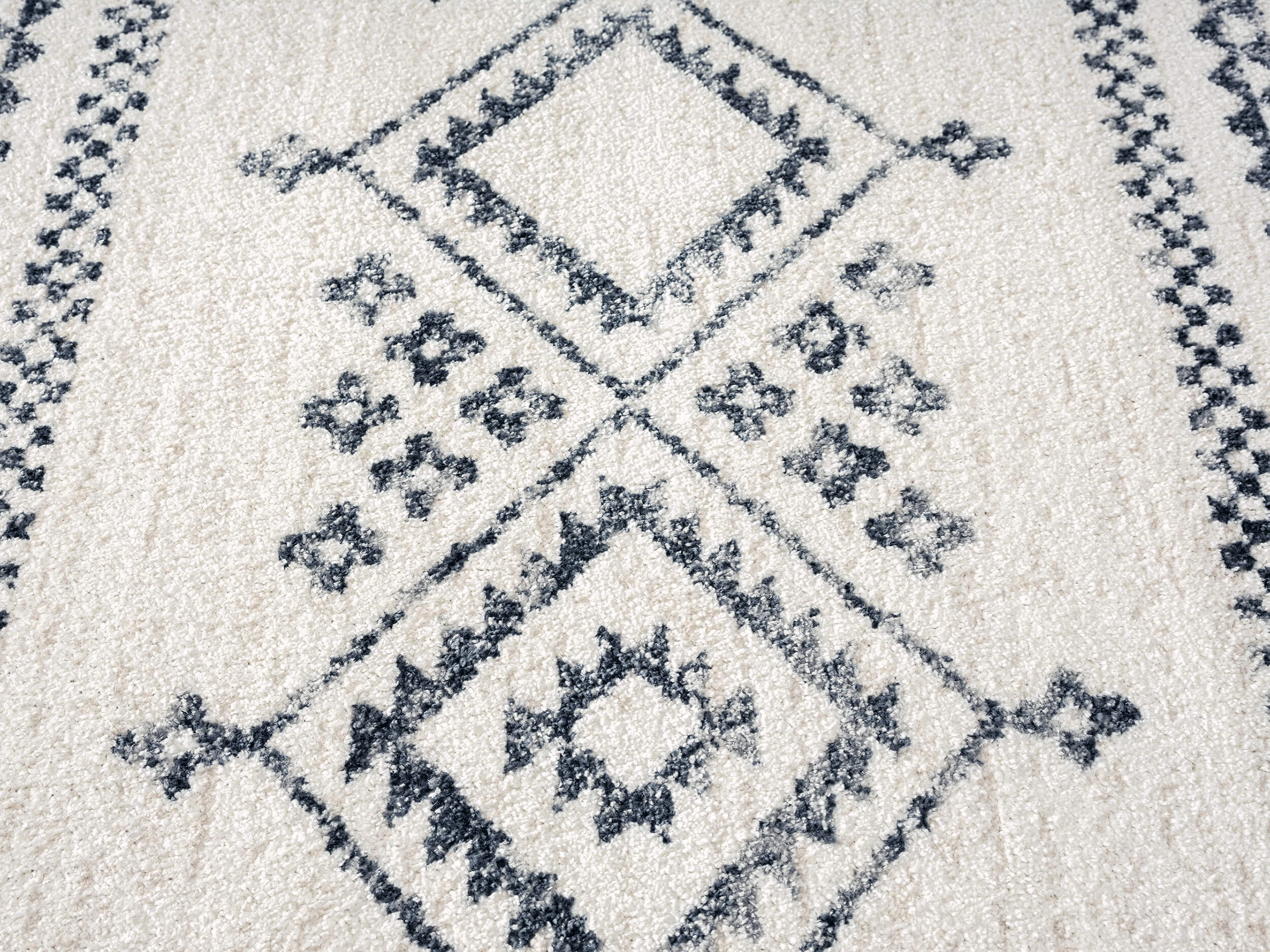 Zita Dark Grey and Ivory Diamond Tribal Rug *NO RETURNS UNLESS FAULTY