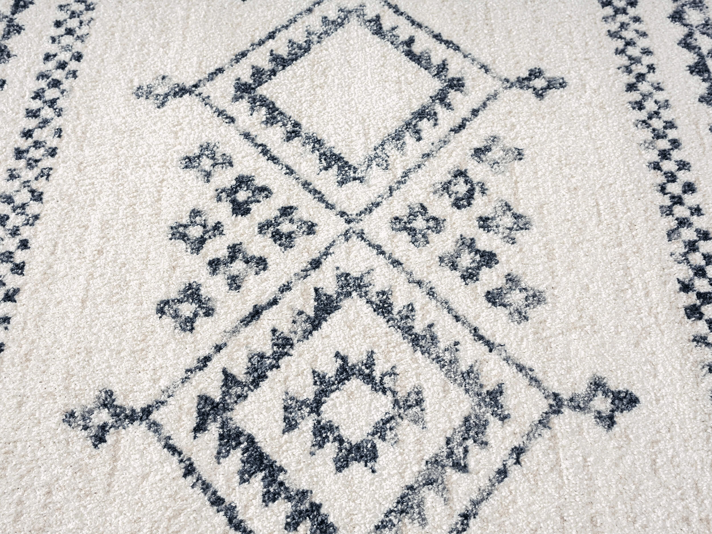 Zita Dark Grey and Ivory Diamond Tribal Rug *NO RETURNS UNLESS FAULTY